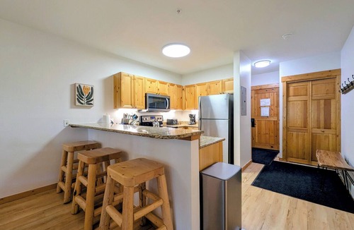 Mountain House Condo | Keystone Retreat | Balcony w/Views & Hot Tubs