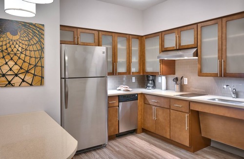 Lehi Apartment | King Suite. Free Breakfast. Pool & Hot Tub. Gym. Near Traverse Mountain Shopping Center!