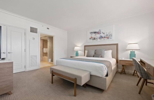 Central Beach Hotel | King Suite Ocean View w/Balcony, Dining and Beach Access