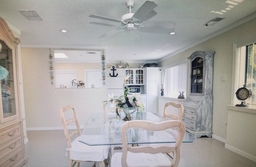 Edgewater House | LA CASA AZUL " 3 B.R. GULF ACCESS WATERFRONT HOME., Close To BEACH !"