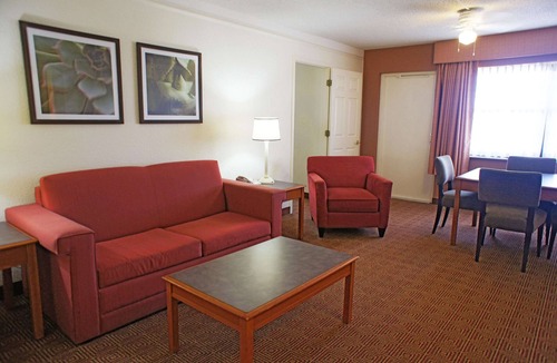 Coral Springs Hotel | La Quinta Inn & Suites by Wyndham Coral Springs Univ Dr