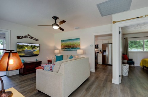 Mount Dora House | Lake Cottage with screen patio, fire pit and dock, close to downtown Mt Dora