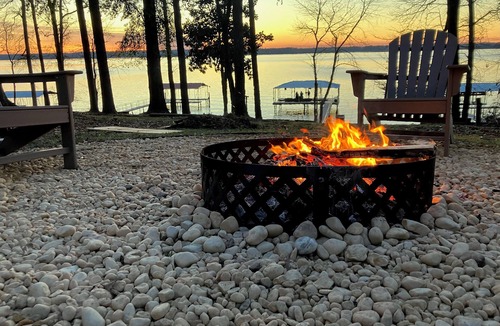 Fort Gaines House | Lake front home w/gorgeous sunsets from dock for families or fishing groups!