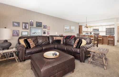 Grand Lake Condo | Lakefront Condo - Wraparound Deck w/Panoramic Views - Walk to Downtown Grand Lake