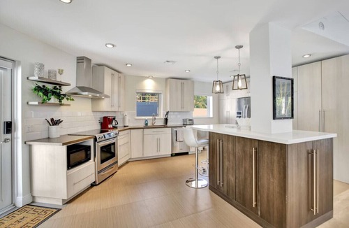 Poinsettia Heights House | Lakefront Family Fun Home with Private Dock 3BR 2B
