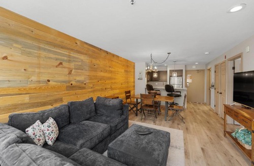 Lakeside Village Apartment | Lakeshore #1535