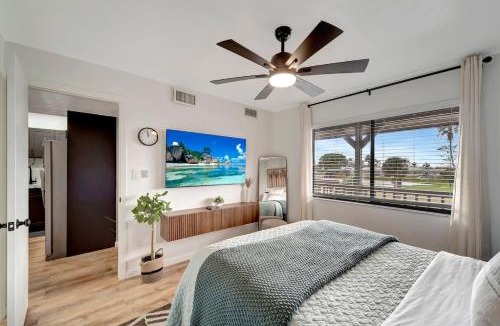 Clewiston Apartment | LakeView Fresh and New Bass N Sun King Bed Pool