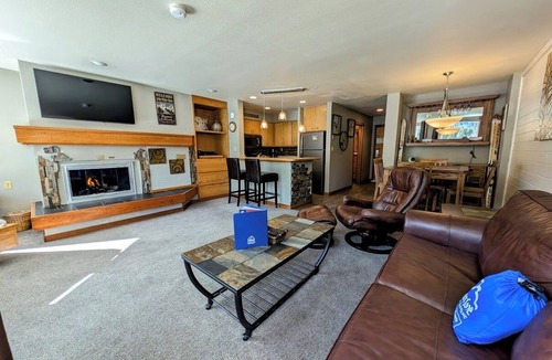 Lakeside Village Condo | Lakeview Studio | Balcony + Pool + Trails