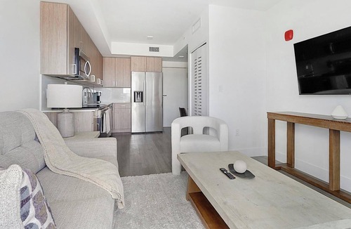 Hialeah Apartment | Landing | Amazing 2BD, Gym