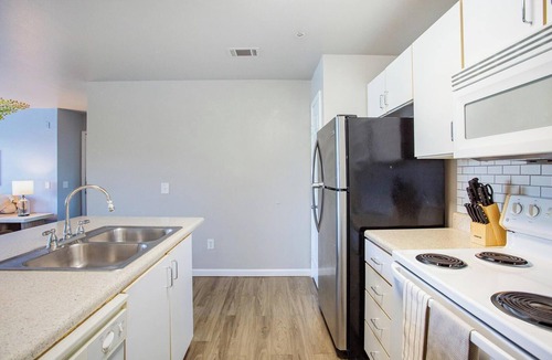 Tallahassee Apartment | Landing | Beautiful 2BD, Game Room, Gym