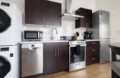 Cherry Creek Apartment | Landing | Beautiful Studio, Clubhouse