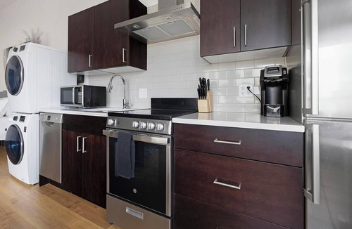 Cherry Creek Apartment | Landing | Beautiful Studio, Clubhouse