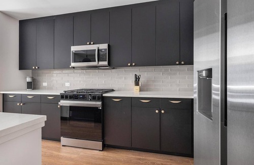 Uptown Apartment | Landing | Chic 1BD, Gym, Rooftop Lounge