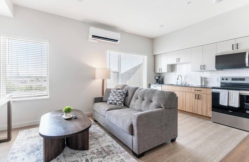 People's Freeway Apartment | Landing | Chic 1BD, Yoga Studio, Pool