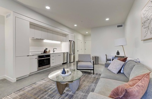 Sugar House Apartment | Landing | Incredible Studio, Rooftop Lounge, Gym