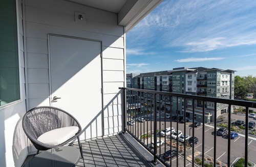 Indian Creek Apartment | Landing | Modern 1BD, Clubhouse, Yoga Studio