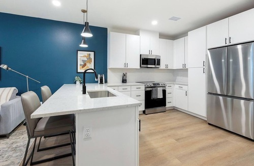 Civic Center Apartment | Landing | Modern 1BD, Gym, Rooftop Lounge