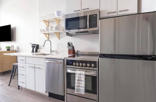 River North Art District Apartment | Landing | Modern Studio, Clubhouse, Gym