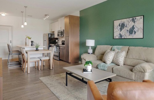 Fairvilla Apartment | Landing | Stunning 1BD, Clubhouse, Gym