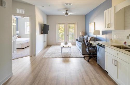 Bellview Apartment | Landing Stunning 1BD Gym Pool