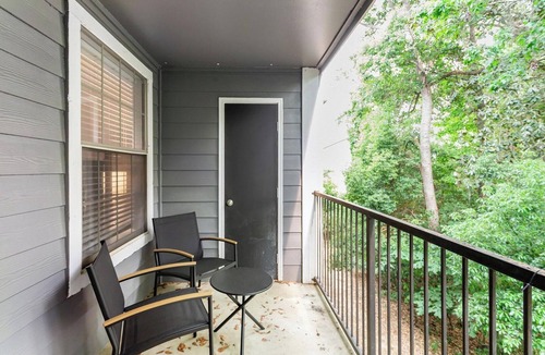 Tallahassee Apartment | Landing | Stunning 2BD, Clubhouse, Game Room