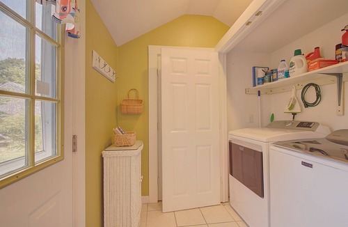 Northwest Harwich House | Large Deck, Fire Pit, Dog Friendly, Near Beach - Sleeps 10!