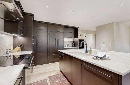 Cottonwood Heights House | Large & Luxurious Home w/Private Hot Tub, and Fireplace