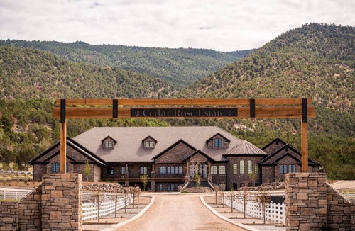 Mammoth Creek House | Largest Rental Mansion in the World - Near Utah's Attractions - For Large Groups