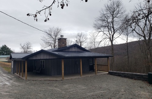 Mill Run Cottage | LAUREL HIGHLANDS MOUNTAIN RETREAT - Only 7 miles to Ohiopyle!