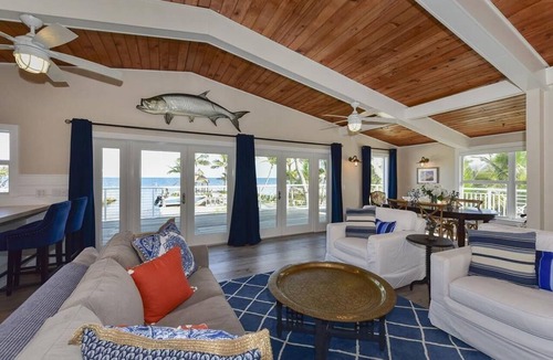 Islamorada House | Leatherback Cottage: Adorable 2-bedroom oceanfront pool home with open water views in Islamorada.