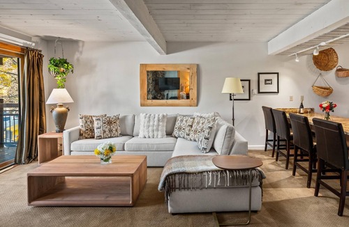 Aspen Condo | Lift One - Cozy second floor two bedroom with balcony