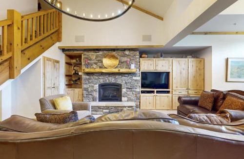 Vail Apartment | Lion Square Lodge East 310A