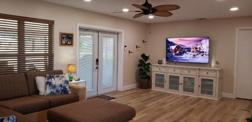 Williston House | Little Ridge Ranch-West House-Quiet Country Getaway-Pet Friendly!
