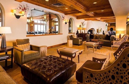 Beaver Creek Hotel | Living Space with Access to Hot Tub, Pool & Gym