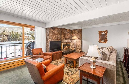 Snowmass Village Condo | Located on Fanny Hill, Stonebridge Condo 933, 2 Bedroom & Den 3 BA