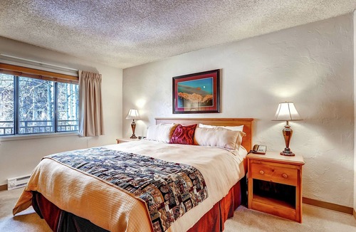 Vail Cabin | Lodging for 4 in Vail Valley with mountain views