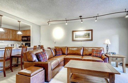 Vail Cabin | Lodging for 4 in Vail Valley with mountain views