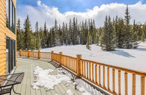 Valley of the Sun Cabin | Log Cabin on 10 Acres with Loft and Soaker Tub.