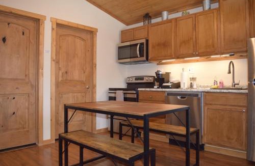 Cannonville House | Log Cottages at Bryce Canyon #2