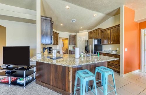 La Verkin House | Lovely Home Right on the Doorstep to Zion National Park with Washer/Dryer and Grill