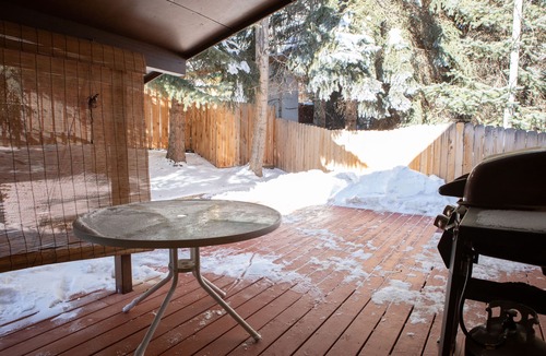 Vail House | Lovely Renovated Townhome, Private Lower Level with Full Kitchen and Patio