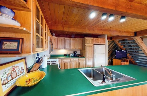 Basalt House | Lovely Riverfront Home w/Private Washer/Dryer, Fireplaces - Close to Ski Resorts