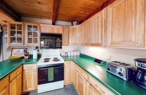 Basalt House | Lovely Riverfront Home w/Private Washer/Dryer, Fireplaces - Close to Ski Resorts