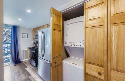 West Westminster Condo | Lovely Studio Apartment in Westminster