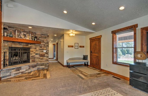 Bryce Canyon House | Luxe Home ~ 2 Mi to Bryce Canyon National Park!