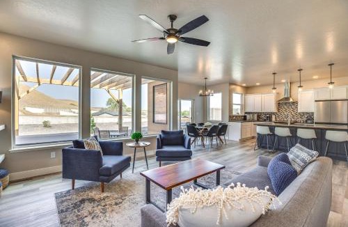 Grand Junction House | Luxe Living: Grand Junction Home w/Hot Tub, Views