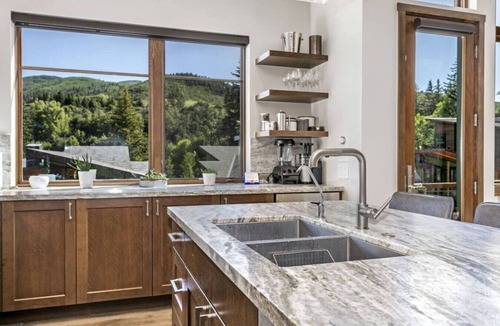 Avon Villa | LUXE Riverfront Mountain Retreat | Walk to Gondola