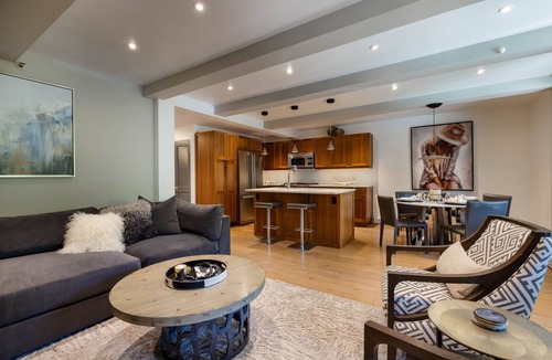 Aspen Condo | Luxurious 2BR 2BA w A/C & MTN Views!