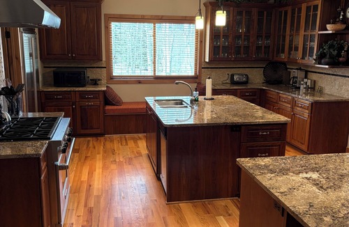 Whitepine House | Luxurious/Cozy 4-bedroom cabin located outside serene Gunnison for your getaway