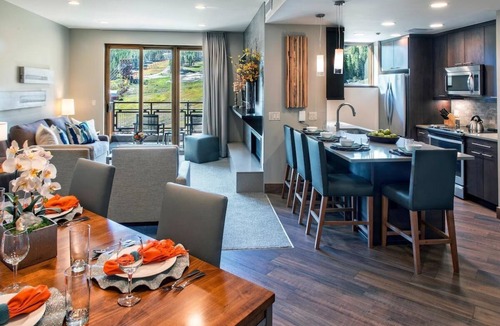 Peak 8 Cabin | Luxurious Cozy Lodge in BEAUTIFUL Breckenridge with SKI IN/SKI OUT Access!